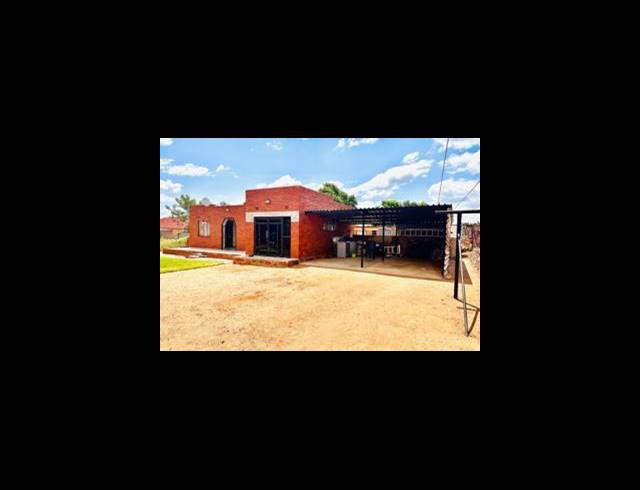 2 BEDROOM HOUSE FOR SALE IN MANKWENG